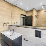 Daire 3 Chambres - 2 Min Du Palais - Climatise - Calme