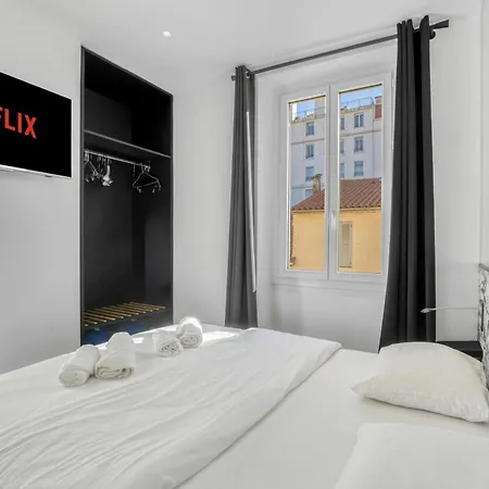 Apartament F4 Notre-dame , Hypercentre A 2 Minutes Du Palais Des Congres *